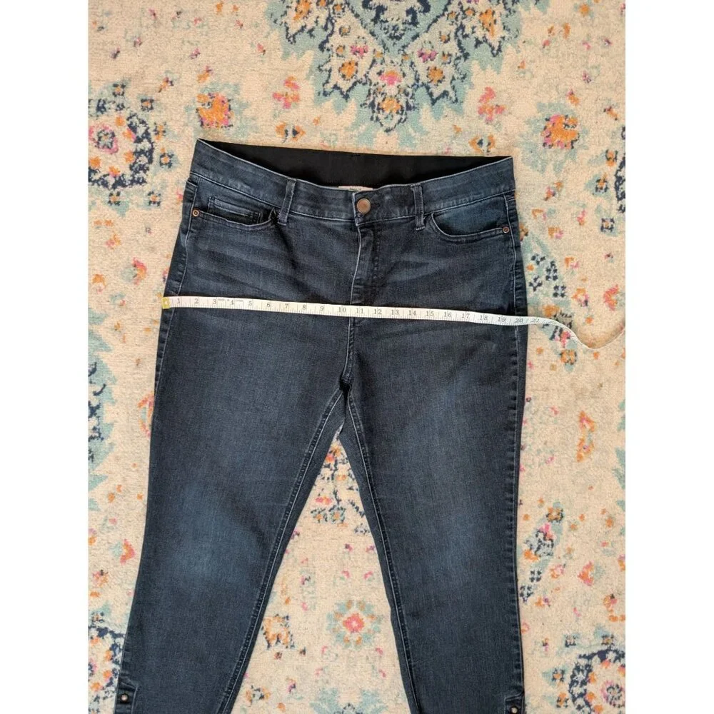 Croft and‎ Barrow Dark Wash Raw Hem Cropped Jeans with Stud Detail - 16